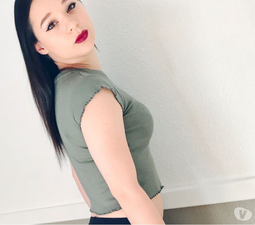 Femme coquette reçois à l’hôtel